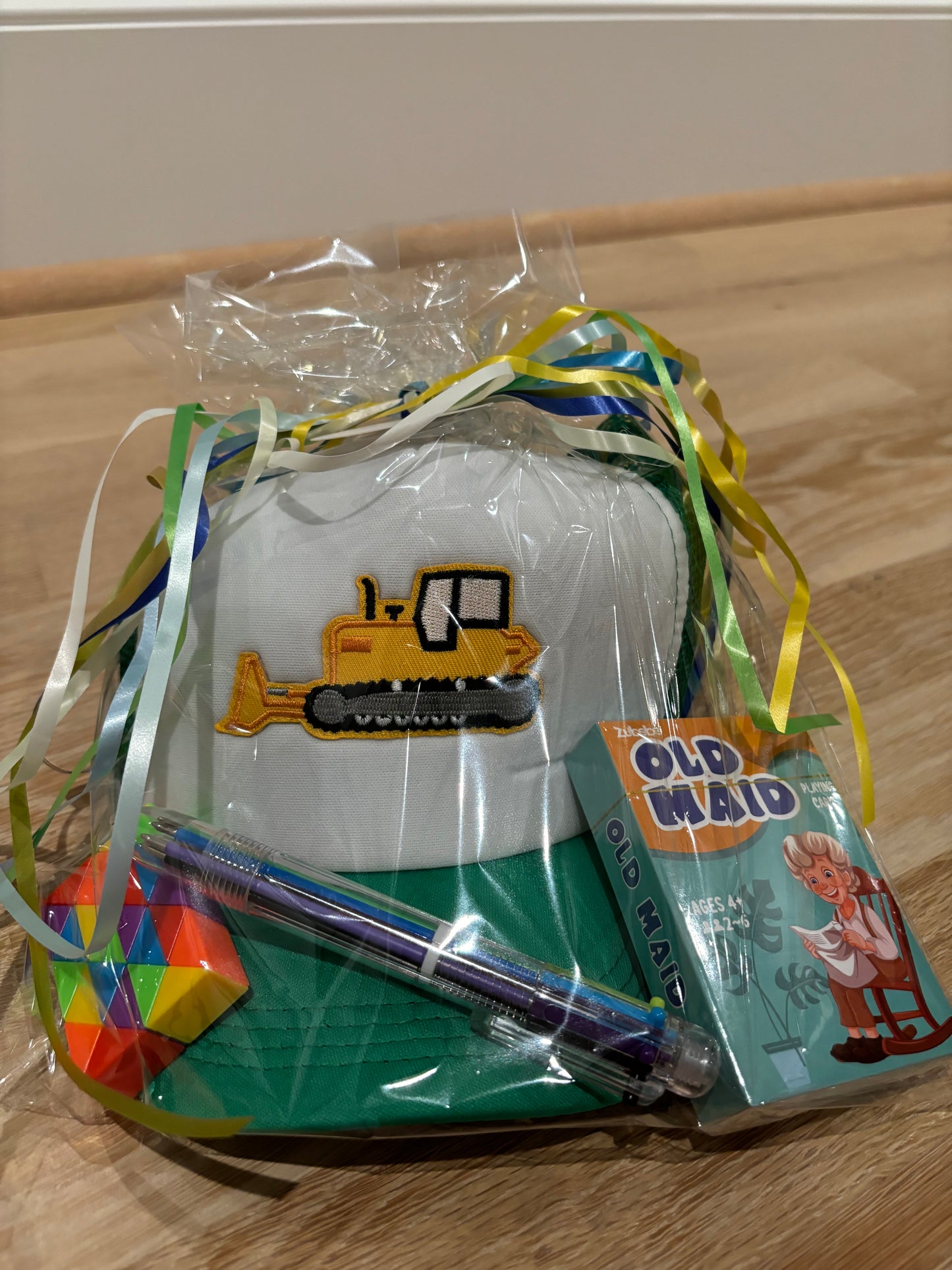 Kid Gift Pack (green hat, yellow dozer)