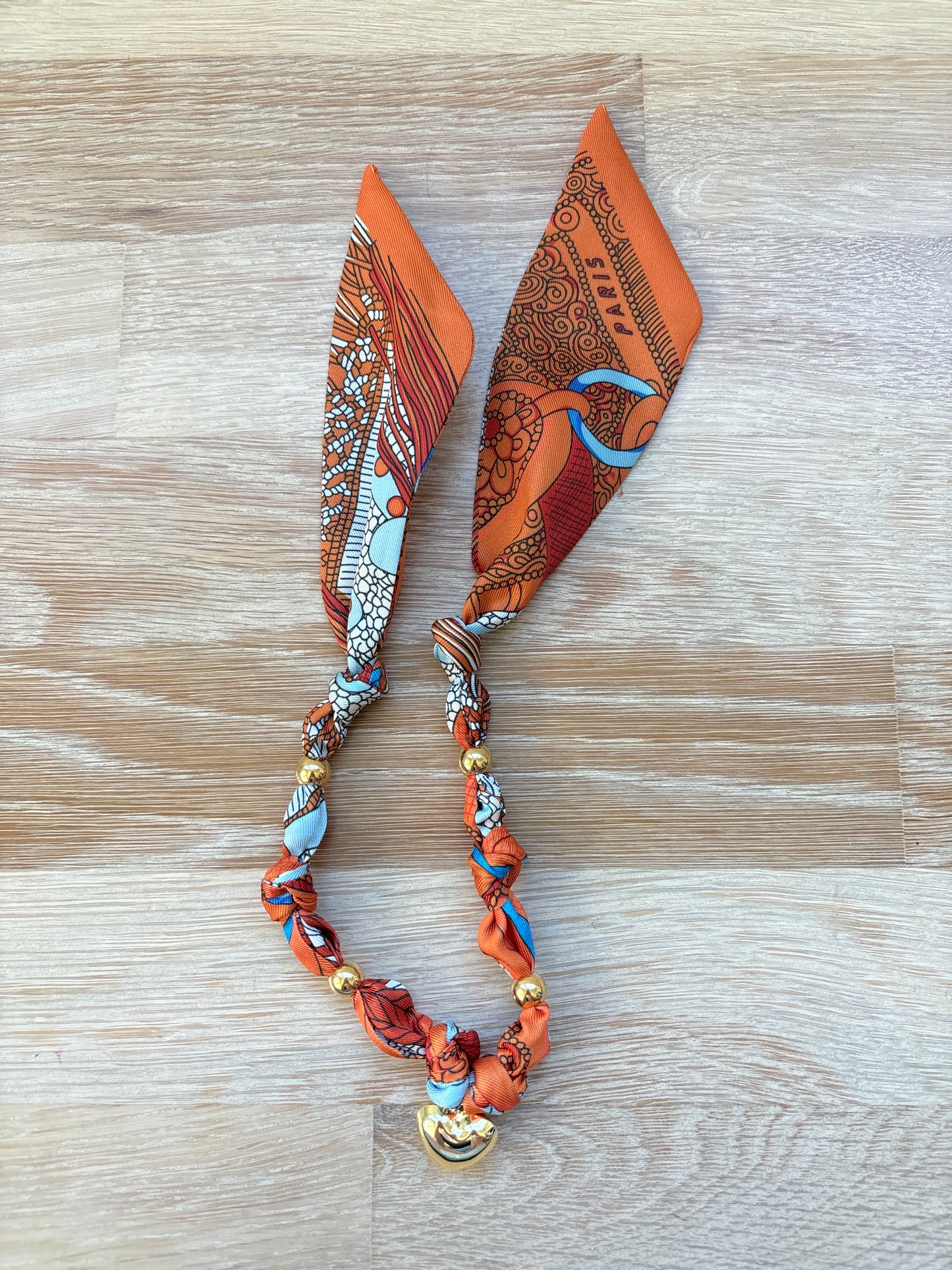 1 Scarf jewelry (orange and blue)