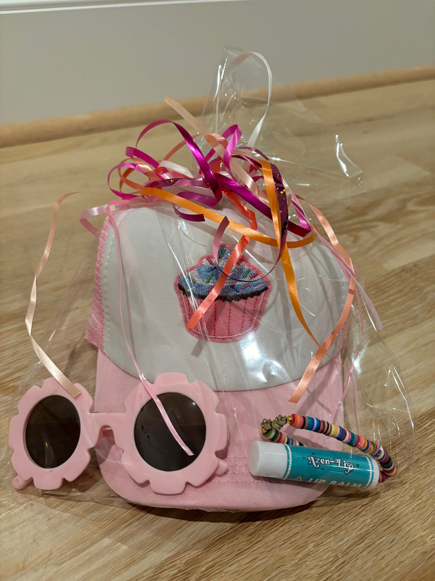 Kid Gift Pack (light pink hat with cupcake)