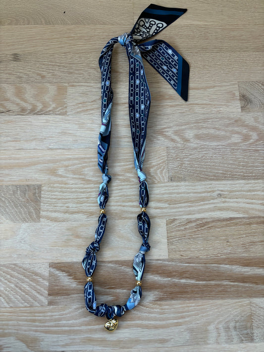 1 scarf necklace (blue)