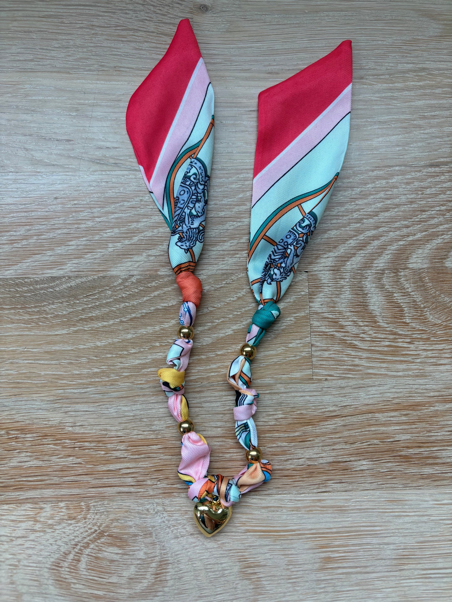 1 Scarf jewelry (mint, pinks)