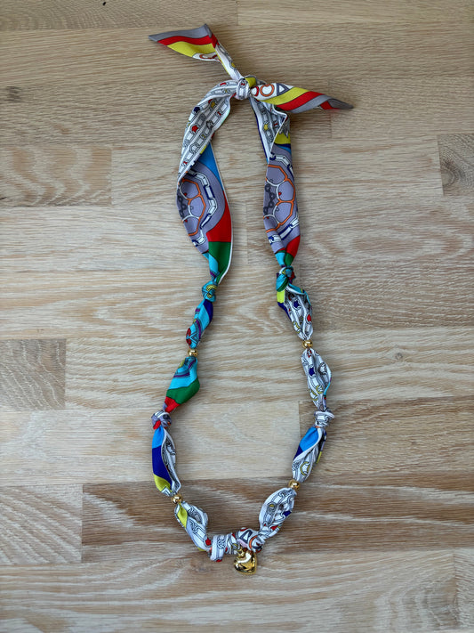 1 scarf necklace (white, bright colors)