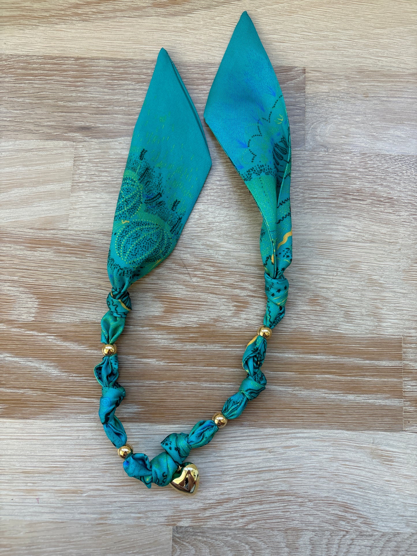 1 Scarf jewelry (teal)