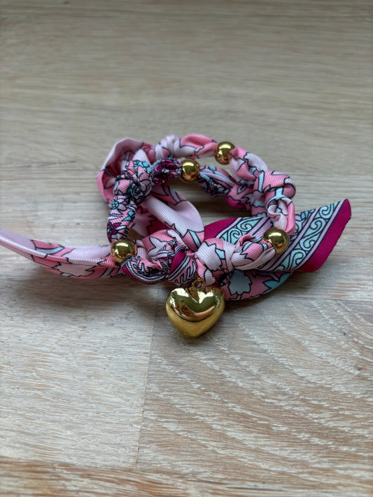 1 Scarf jewelry (pink and blue)