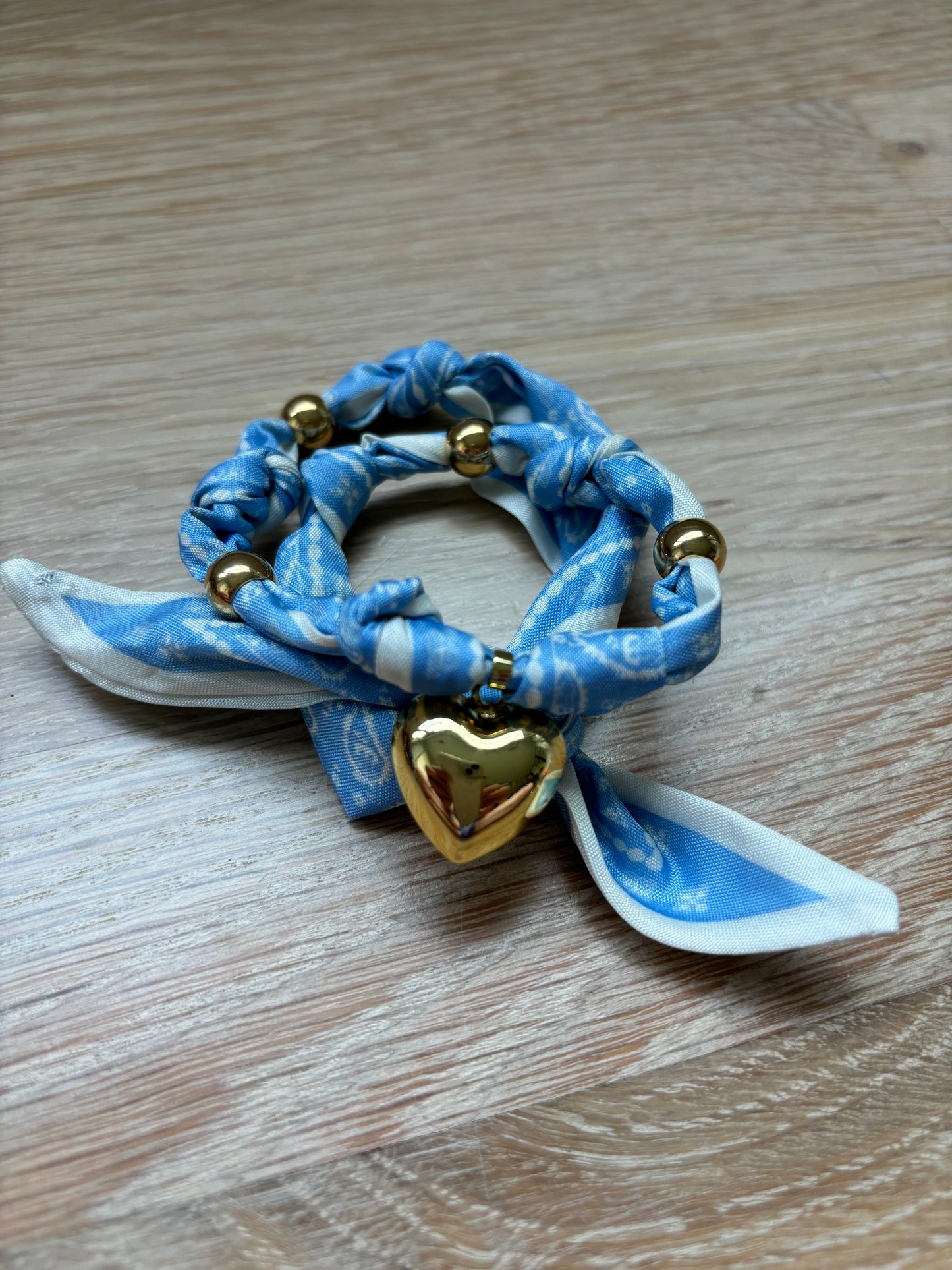 1 Scarf necklace/bracelet (blue)