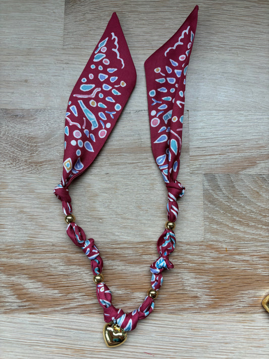 1 Scarf jewelry (maroon)