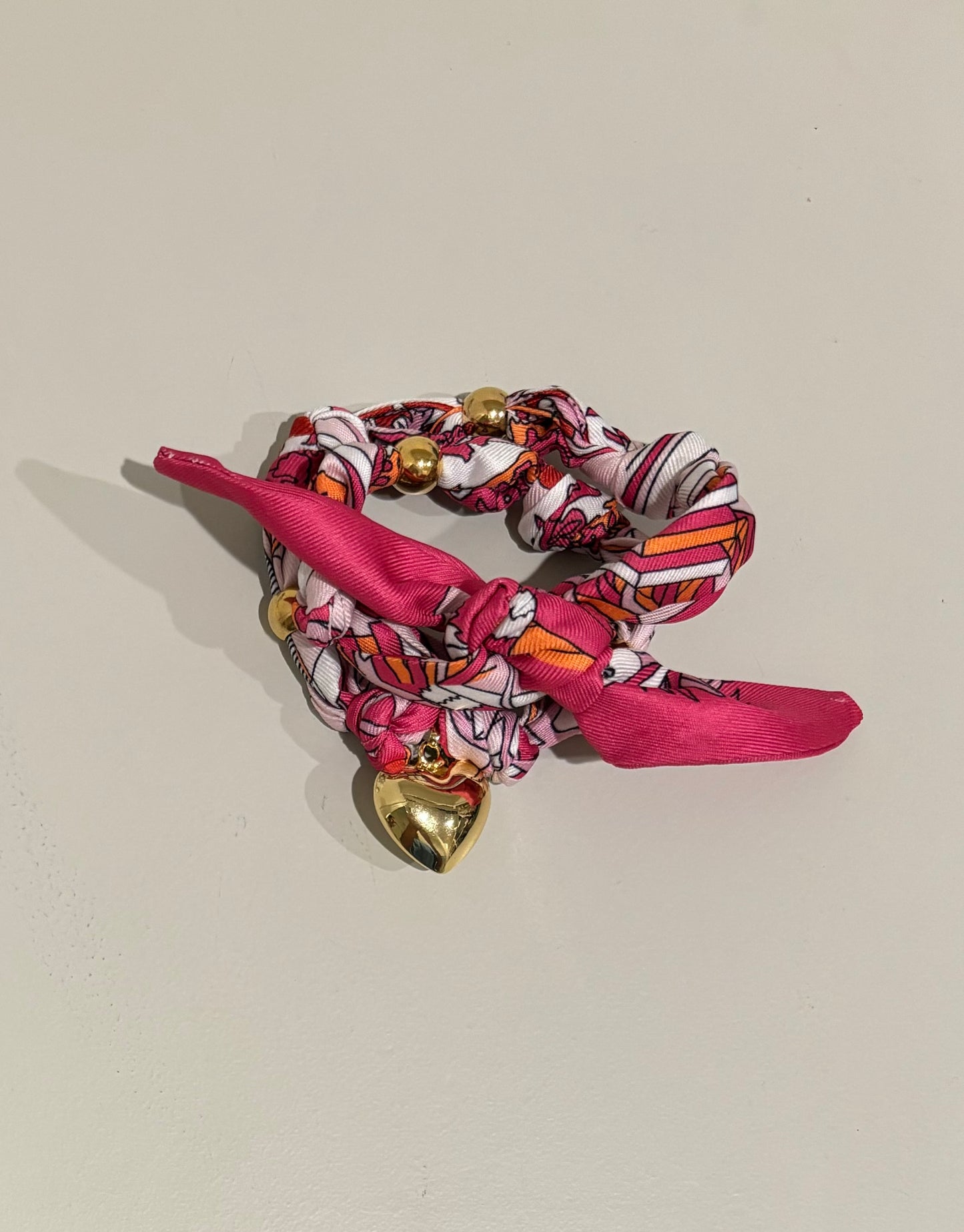 1 Scarf necklace/bracelet (pink)