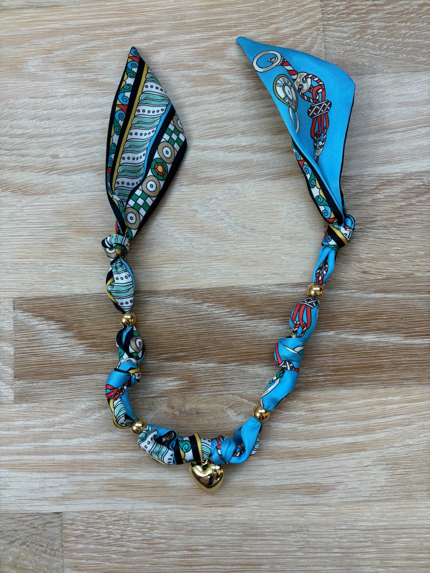 1 scarf jewelry (bright blue)