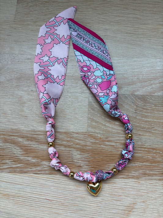 1 Scarf jewelry (pink and blue)