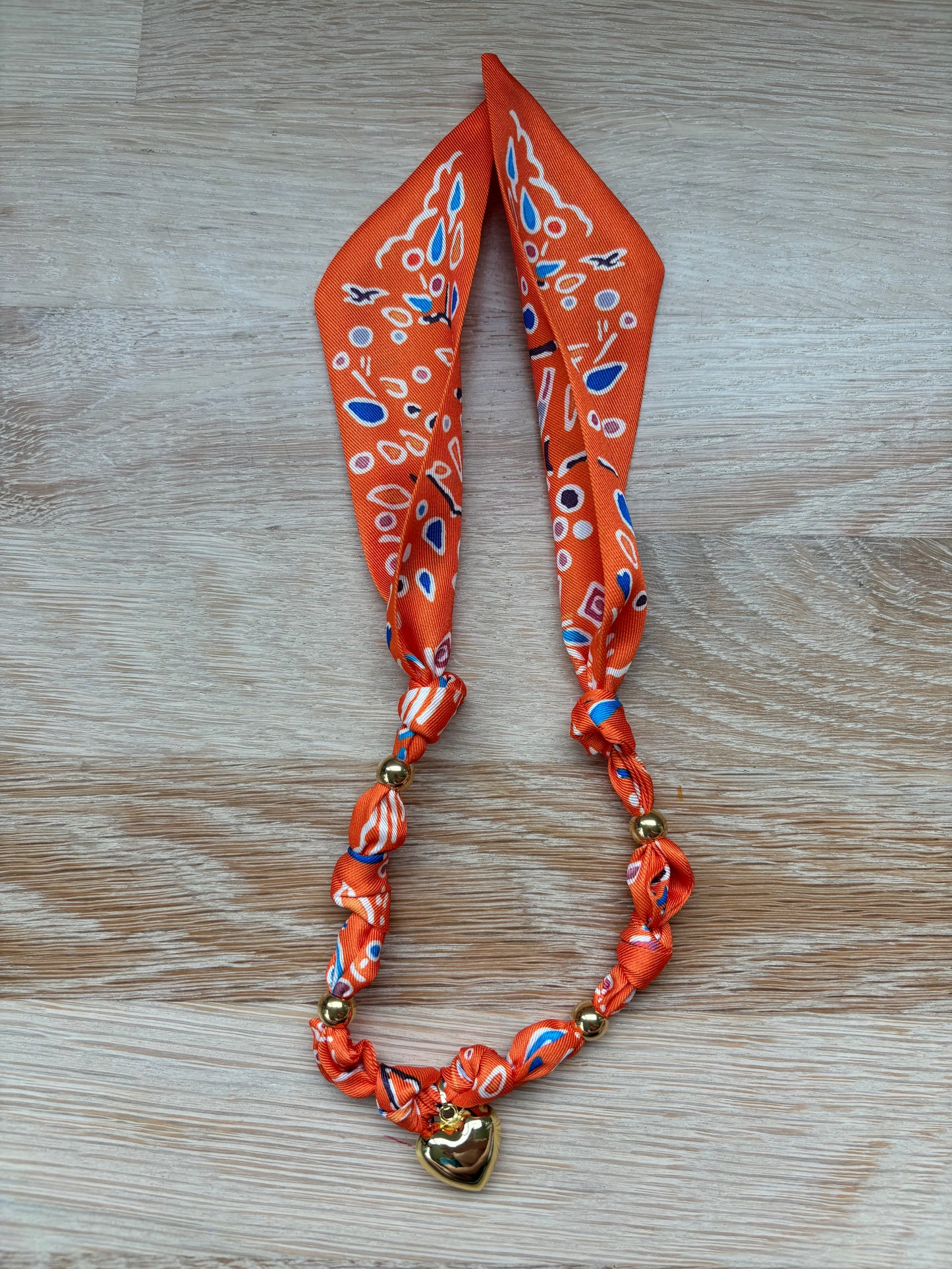 1 Scarf jewelry (orange)